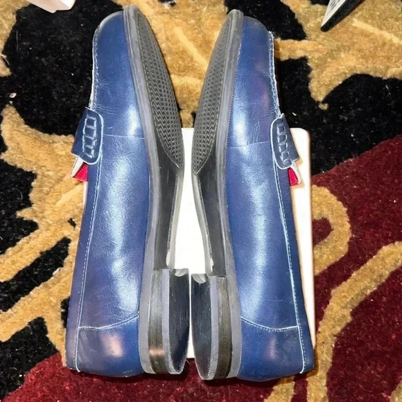 Tommy Hilfiger Women’s Vintage Red White Blue Penny Loafers Shoes Slip-Ons 7 - Picture 11 of 16